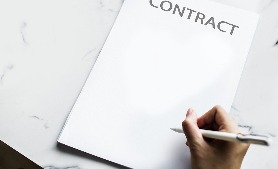Comment contester la reconduction tacite d'un contrat ?