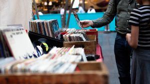 Achats dans une braderie : quelles précautions prendre ?