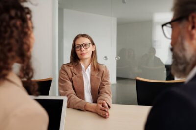 Discrimination indirecte au travail : définition, preuves, recours