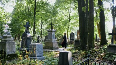 Qui doit payer un abandon de concession dans un cimetière ?