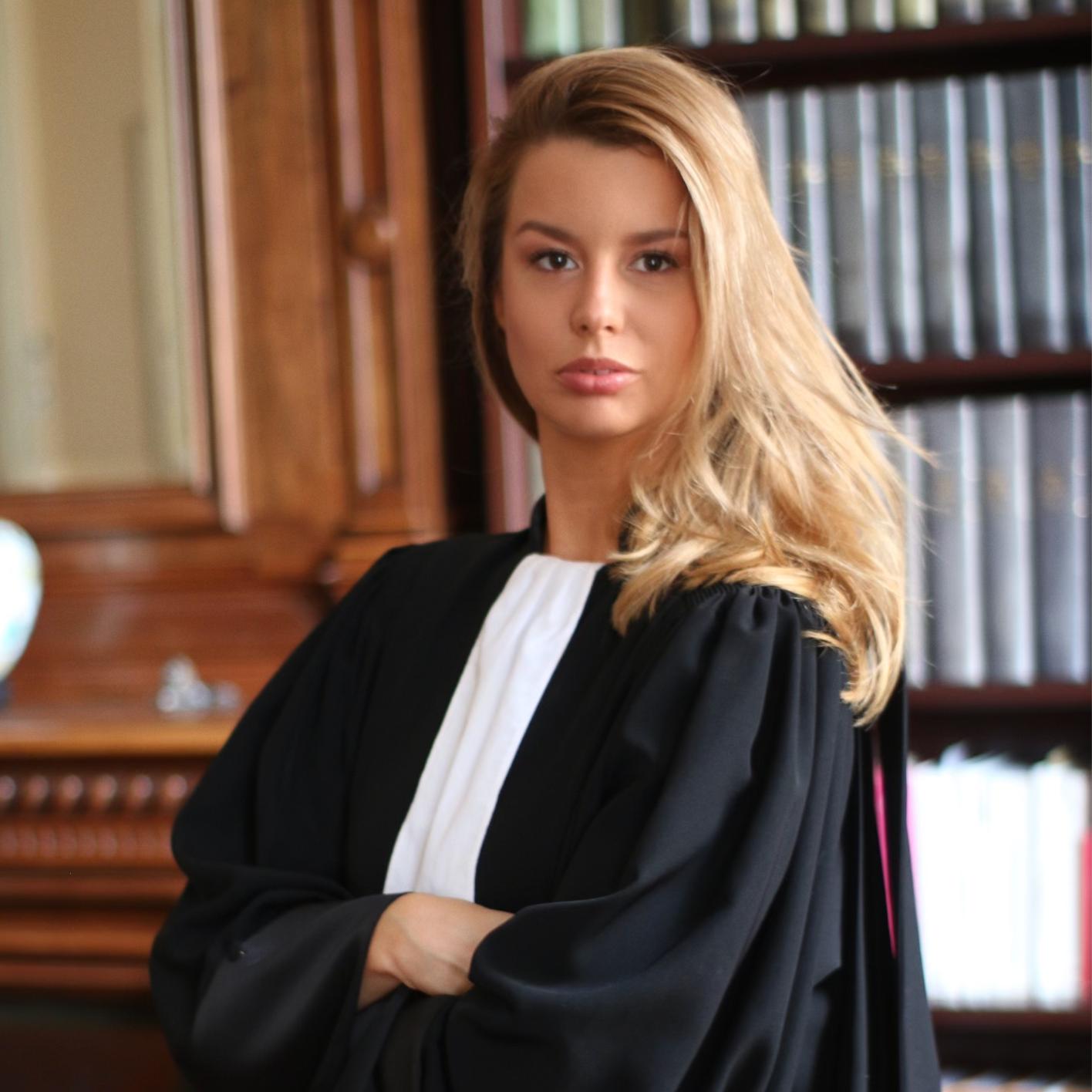 Maître Laura RIVIERE Avocat Montpellier | justifit.fr