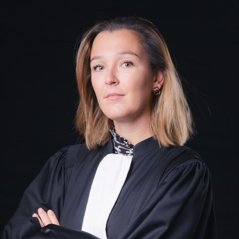 Maitre Maître Chloé PICAVEZ Avocat Nîmes