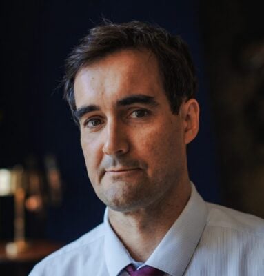 [Interview] La charge émotionnelle de l’avocat pénaliste : comment Maître José Delfont apprivoise la pression des procès