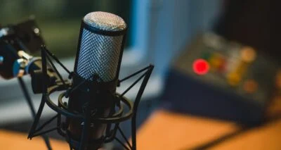 10 podcasts pour avocats à écouter pour prendre du recul, mieux travailler et s’évader du cabinet